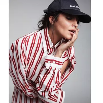 The striped shirt red Balenciaga Leïla Bekhti on the account Instagram of @leilabekhti