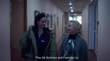 Green winter coat worn by Sarah (Eva Green) in Proxima