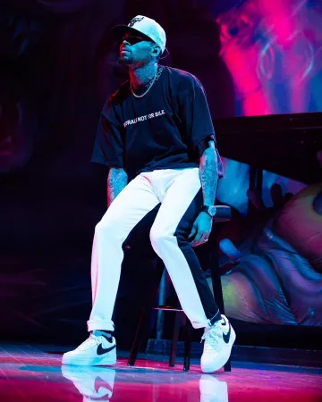 Sneakers Nike Air Force 1 Low NBA White Black Chris Brown account on the Instagram of @chrisbrownofficial