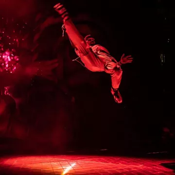 Sneakers Jordan 8 PS Retro ARE White Multicolor Chris Brown account on the Instagram of @chrisbrownofficial