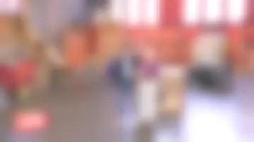 The flowered skirt of Sophie Davant in done Deal