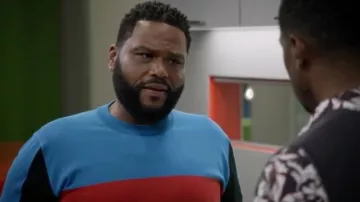 Kenzo Pull Bloc de Couleur porté par Andre "Dre' Johnson (Anthony Anderson), en black-ish Saison 6 Épisode 1