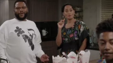 Gucci Flora Robe portée par arc-en-ciel Johnson (Tracee Ellis Ross), en black-ish Saison 6 Épisode 1