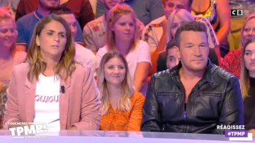 La camiseta de Valerie Benaim siempre en Touche pas à mon poste