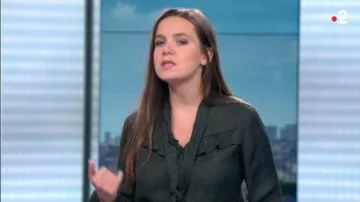 Le chemisier à lavallière de Margaux Subra - Gomez dans Journal de 13 heures le 02.10.2019