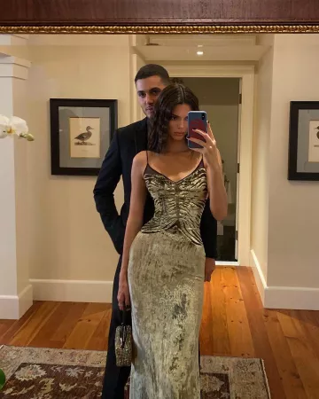 Chaos Daytona Iphone Case used by Kendall Jenner Hailey and Justin Bieber’s Wedding September 30, 2019