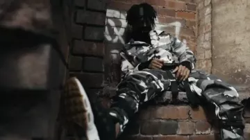 The pants camouflage worn by Scarlxrd in her video clip HXW THEY JUDGE.