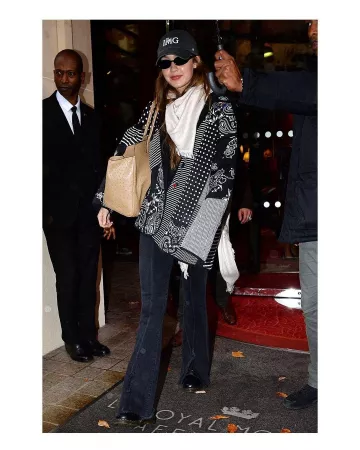 Monse bandana matelassé en coton mélangé veste portée par Jelena Noura "Gigi" Hadid Paris le 1er octobre 2019