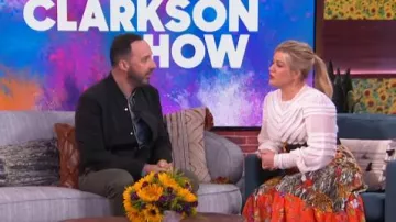 Falda con estampado Gucci Patchwork usada por Kelly Clarkson en The Kelly Clarkson Show 3 de octubre de 2019