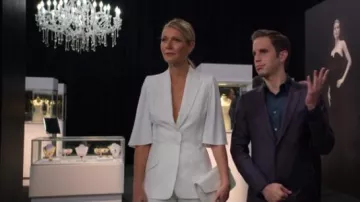 ALexander McQueen White Cape-effect crepe blazer worn by Georgina Hobart (Gwyneth Paltrow) in The Politician Season 1 Episode 7