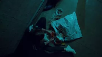 Converse Beige Hi Sneakers worn by McAfee (Laura Dreyfuss) in The Politician Season 1 Episode 7