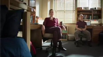 L'équipement de Rose Slim Signature Chemise en Soie porté par McAfee (Laura Dreyfuss) dans Le politique Saison 1 Épisode 8