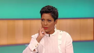 Vestido de cadencia y sable de Miu Miu usado por Tamron Hall en Tamron Hall 3 de octubre de 2019