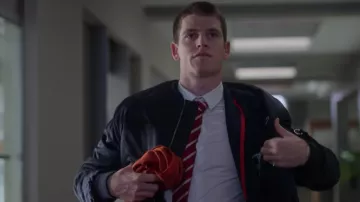 The bomber jacket Bomber Lacoste worn by Guzman (Miguel Bernardeau) in the series Elite (S02E08)