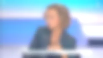 La veste de tailleur en jacquard français de Caroline Roux dans C dans l'air le 03.10.2019