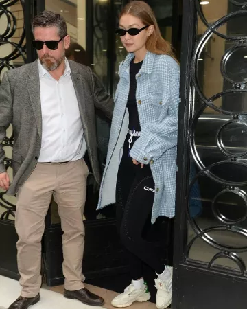 Reebok Pyer Moss Dmx Daytona Expérience 2 les Sneakers dans la Craie porté par Jelena Noura "Gigi" Hadid chez Chanel Raccords à Paris le 30 septembre 2019