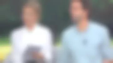 La camisa blanca de cuello victoriano de Maya Lauqué en La Quotidien el 04.10.2019