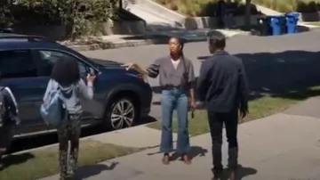 Alice + Olivia Jeans Women’s Beautiful Mid-Rise Bell Bottom Jeans worn by Michelle (Maya Lynne Robinson) in The Unicorn Season 1 Episode 2