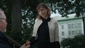 Ted baker blanc eliaana cultures veste portée par le Dr Kristen Bouchard (Katja Herbers) dans le Mal Saison 1 Épisode 2