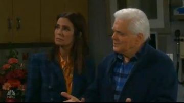 Verónica barba azul blazer a cuadros usado por Hope Williams (Kristian Alfonso) como se ve en Days of Our Lives 2 de octubre de 2019