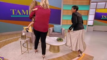 Balmain ces détail de la chaîne des sandales portées par Tamron Hall sur Tamron Hall 4 octobre 2019