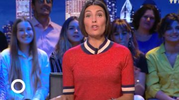 Le pull col cheminée finitions bicolores de Alessandra Sublet dans C'est Canteloup le 04.10.2019