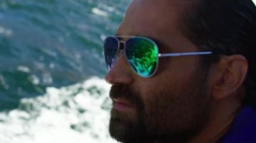 Gafas de sol Randolf Engineering Aviator usadas por Three (Manuel Garcia-Rulfo) en 6 Underground