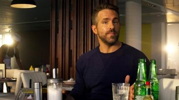 Thermal Crew-Neck blue Shirt worn by One (Ryan Reynolds) in 6 Underground