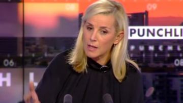 The black top fluid with loop at the collar Claudie Pierlot Laurence Ferrari in Punchline the 03.10.2019