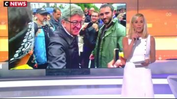 The white dress the right and short on details buttons to Laurence Ferrari in Punchline the 25.09.2019