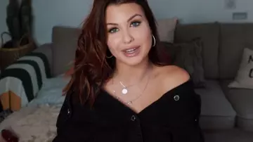 The Dress t-shirt denim shoulder bare worn by EnjoyPhoenix in the video THE WORST PHOTOS OF ME lying around ON GOOGLE !