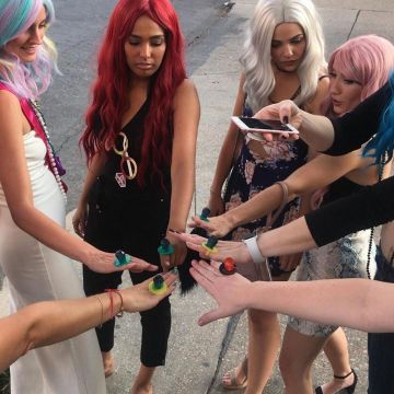 The wedge sandals moles worn by Danielle Campbell on the account Instagram of @teamdaniellecam