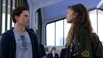 Tiger Cardigan usado por MJ (Zendaya) en Spider-Man: Far from Home