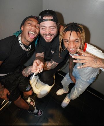 The T-shirt pocket, signature Carhartt black Post Malone on the account Instagram of @postmalone