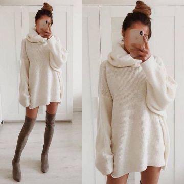 El vestido de suéter blanco en la cuenta de Instagram de @brentinyparis