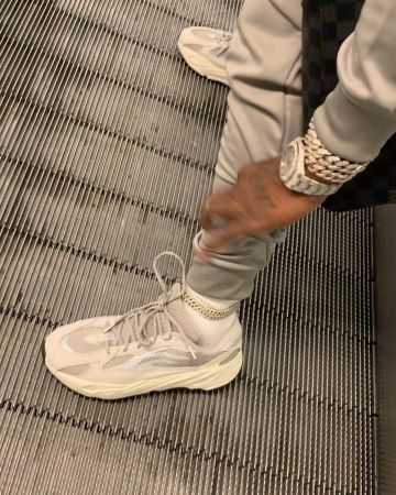 Les Sneakers Adidas Yeezy 700 V2 Static blanches de DaBaby sur le compte Instagram de @dababy