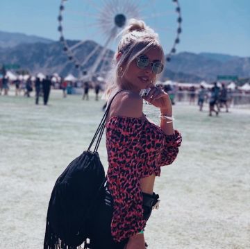 Le top bardot leopard porté par Stéphanie Clairbois  sur le compte Instagram de @speana20 