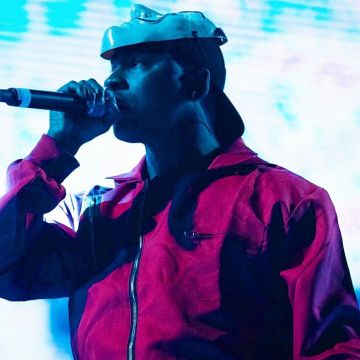 Mono rojo La Casa de Papel usado por Skepta en la cuenta de Instagram @skeptagram 