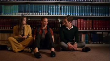 Gucci Black Men’s Web Brixton Leather Horsebit Loafers worn by Payton Hobart (Ben Platt) in The Politician Season 1 Episode 2