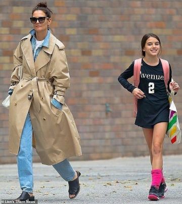 Acne Studios Bernelle Leather black Mules worn by Katie Holmes New York City October 4, 2019