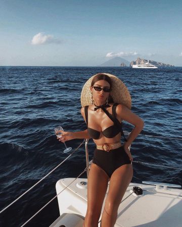Arabella London The Modern Bustier Set True Black usado por Nima Benati en la cuenta de Instagram @nimabenati,Somewhere ,30 julio 2019