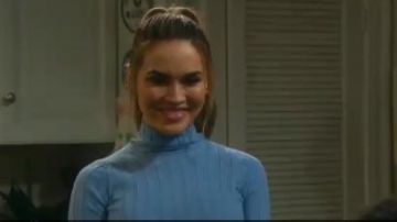 Helmut Lang recortado lana acanalada cuello de tortuga top usado por en octubre 3, 2019 Jordan Ridgeway (Chrishell Stause) Days of Our Lives 3 de octubre de 2019