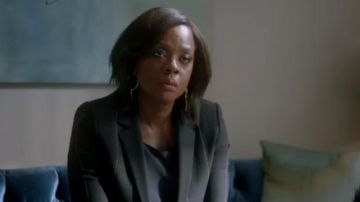 Escada Noir vérifié blazer porté par Annalise Keating (Viola Davis) dans la Façon de s'en tirer avec Assassiner Saison 6 Épisode 2