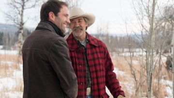 Le manteau à carreaux de Jack Bartlett (Shaun Johnston) dans Heartland Saison 11 Episode 17