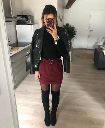 Le Pull à col roulé noir porté par Lara sur le compte Instagram de @laara_o