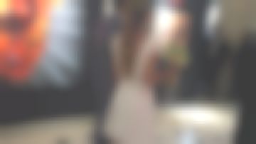 La robe blanche de la mariée dans La maison des maternelles