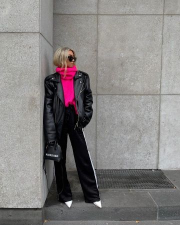 Balenciaga Ville XXS AJ Top-Handle Sac avec Logo porté par Kim Duong sur l'Instagram account @blvckd0pe
