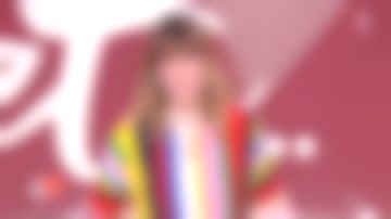 Le pull Col Montant A Rayures Multicolores de Daphné Bürki dans Je t'aime etc...