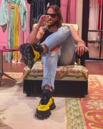 The sneakers worn by Prada CHS on his account Instagram @sch