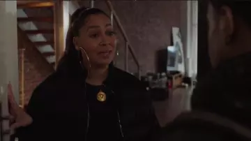 Le collier Versace de Lakeisha Grant (La La Anthony) dans Power (S06E07)